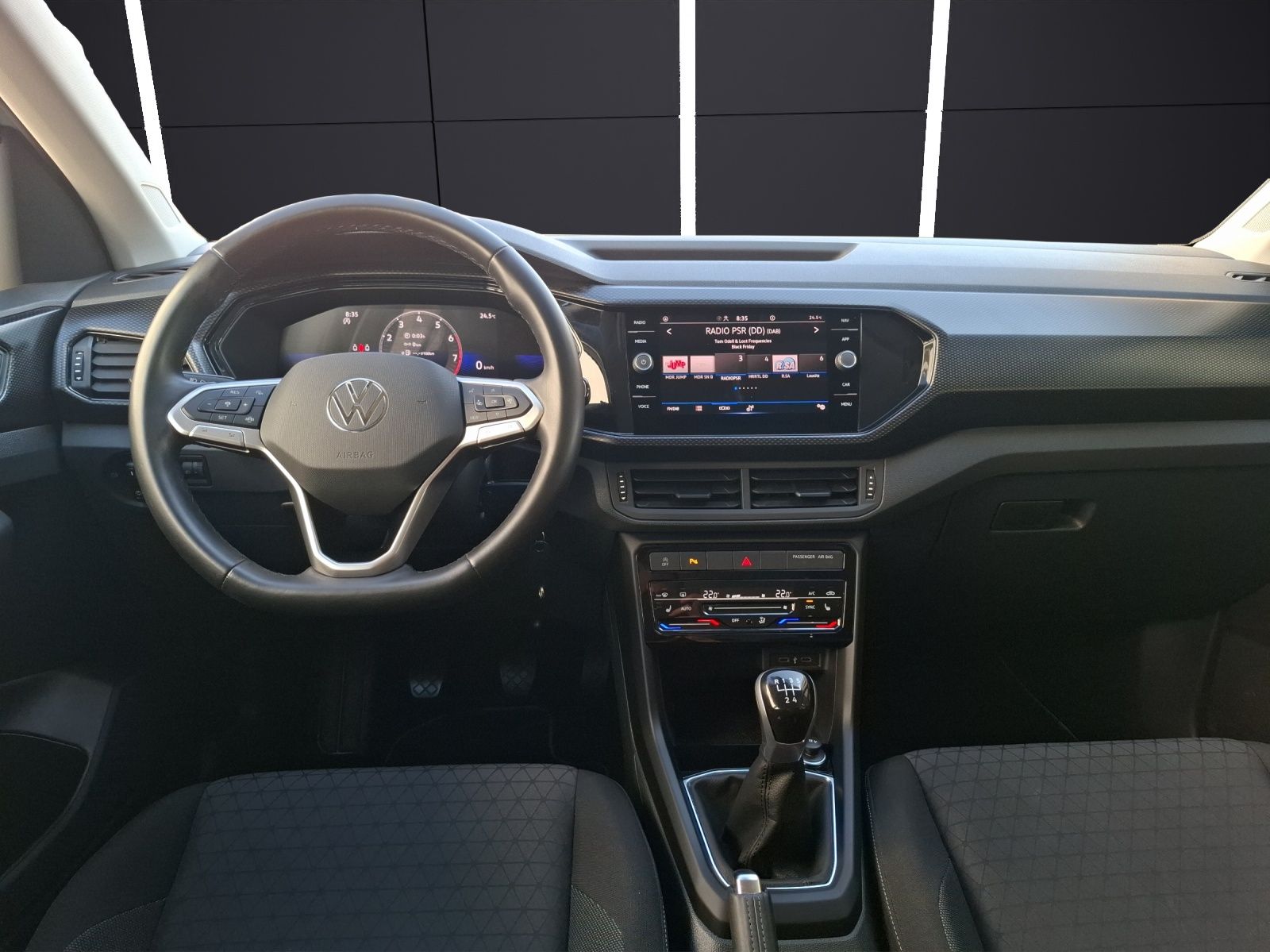 Fahrzeugabbildung Volkswagen T-Cross TSI Life AHK AID Climatronic ACC RFK SH