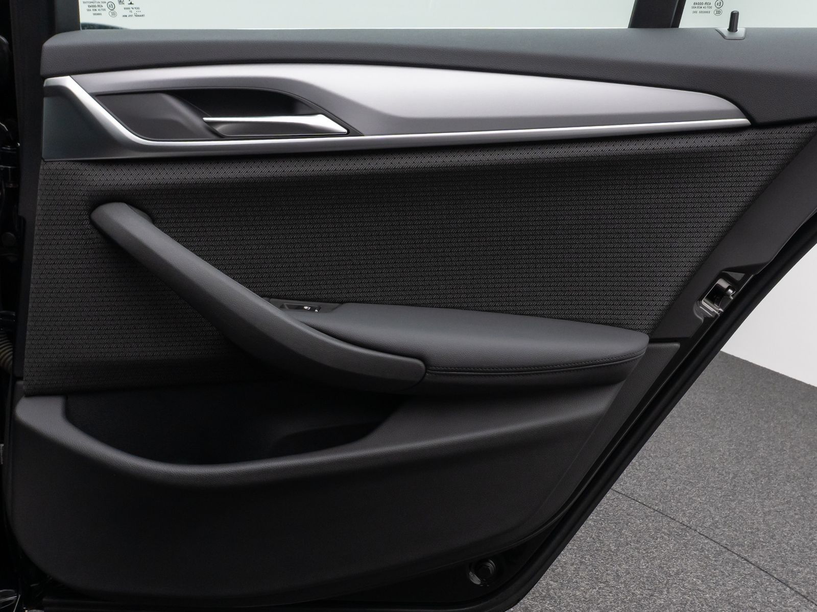 Fahrzeugabbildung BMW 530i Lim.DAB CockPitPro PDC Sitzhzg Alarm LED