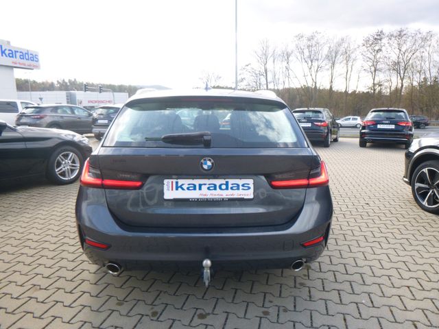 Fahrzeugabbildung BMW 320 i Touring >AUT/AHK/R-Kamera/PDC/LED<