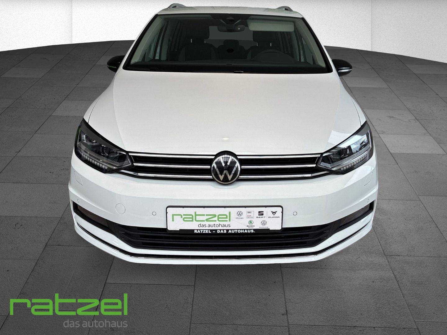 Fahrzeugabbildung Volkswagen Touran ENERGY 1.5 TSI DSG Allwetter+IQ.Light+Nav