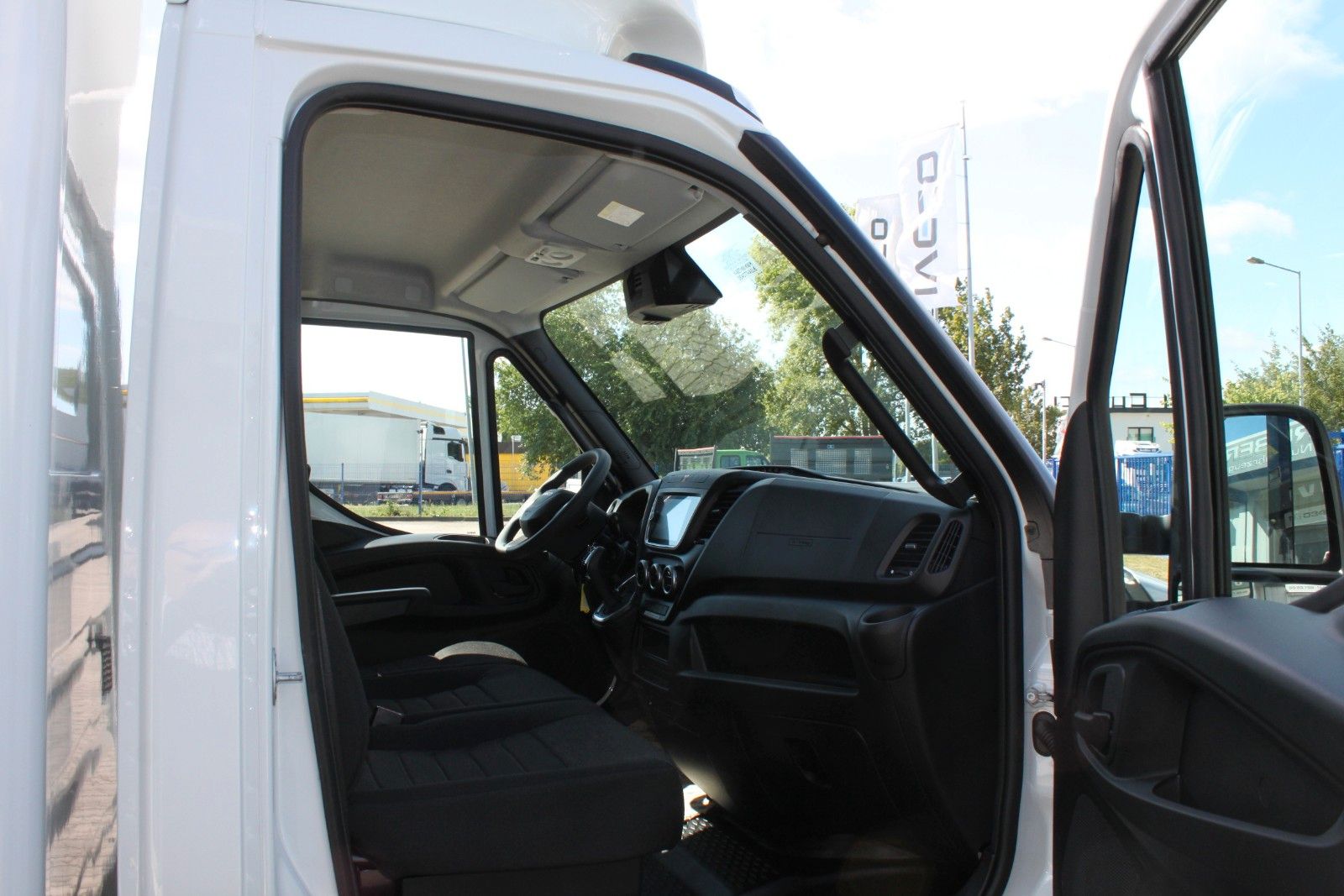 Fahrzeugabbildung Iveco Daily Koffer/LBW 35S16HA8
