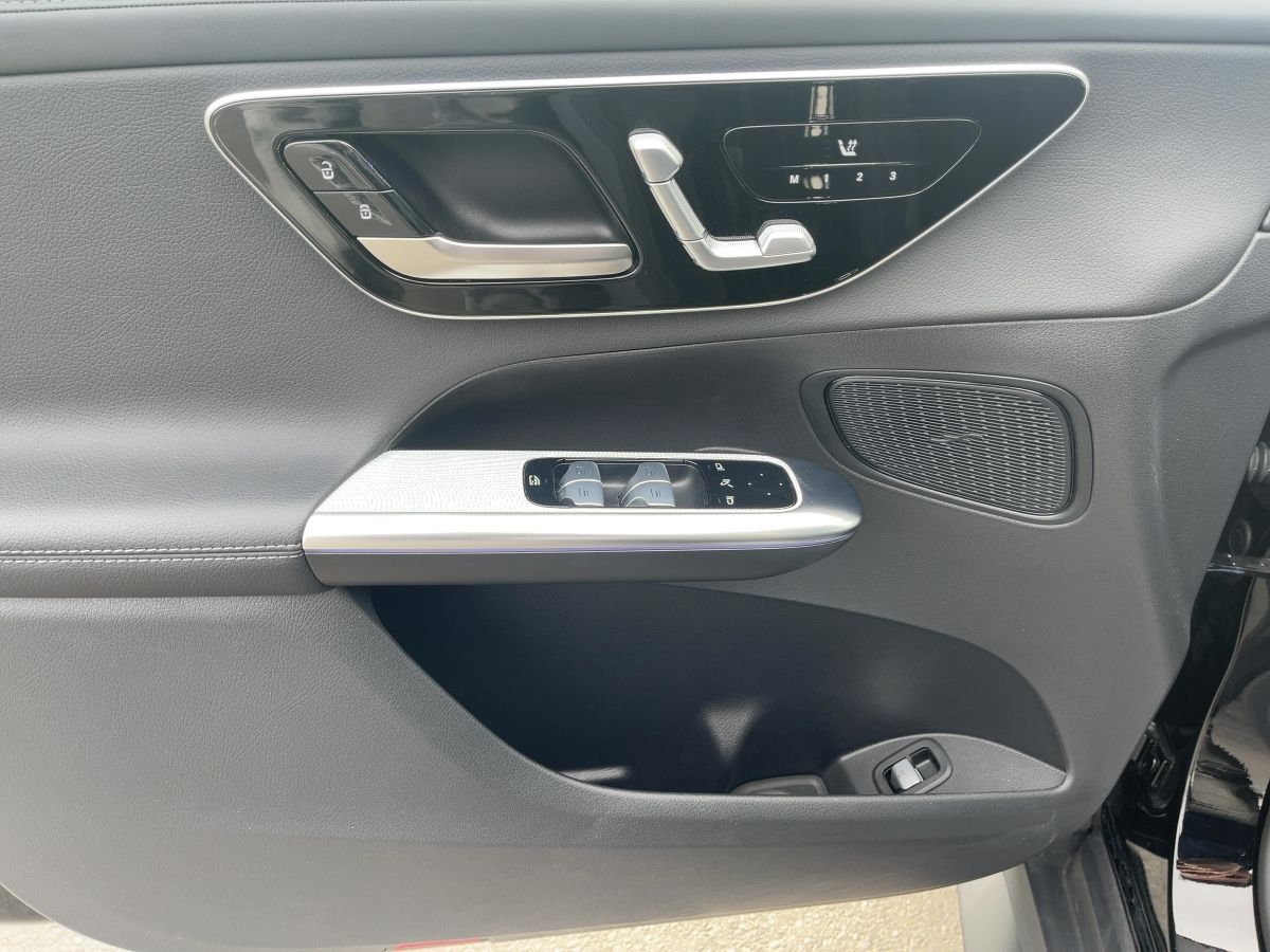 Fahrzeugabbildung Mercedes-Benz GLC 300 d 4M AMG/Night/Kamera/Digital-Light/AHK