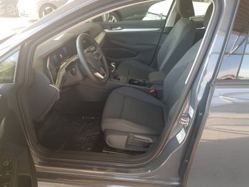 Fahrzeugabbildung Volkswagen Golf 1.5 TSI OPF 96kW Life Variant