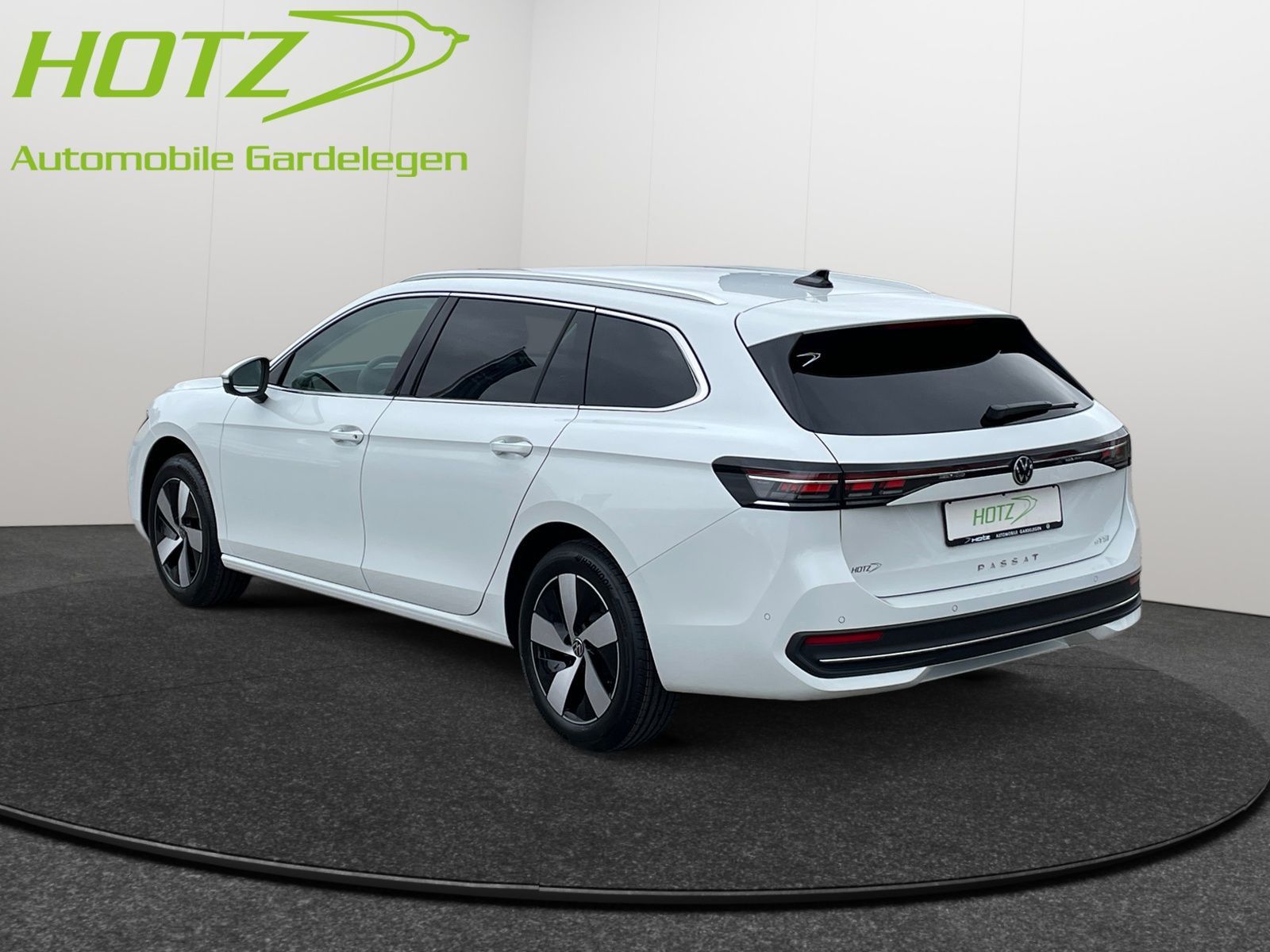 Volkswagen Passat Variant 1.5 eTSI DSG Business AHK DCC MAT foto 3