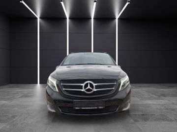 Mercedes V 220 - 9