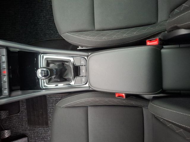 Skoda Karoq Ambition 1.0 TSI °LED°Navi°SHZ°PDC°Keyless