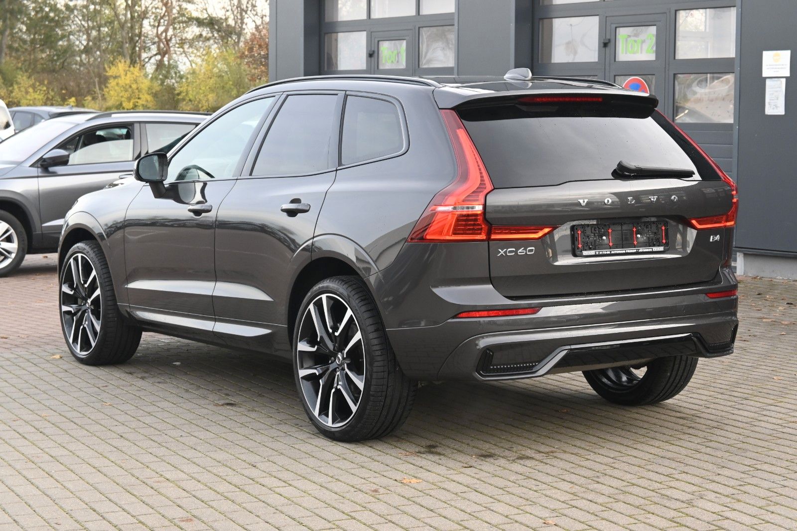Fahrzeugabbildung Volvo XC60 B4B Plus Dark*LED*STHZ*H&K*PANO