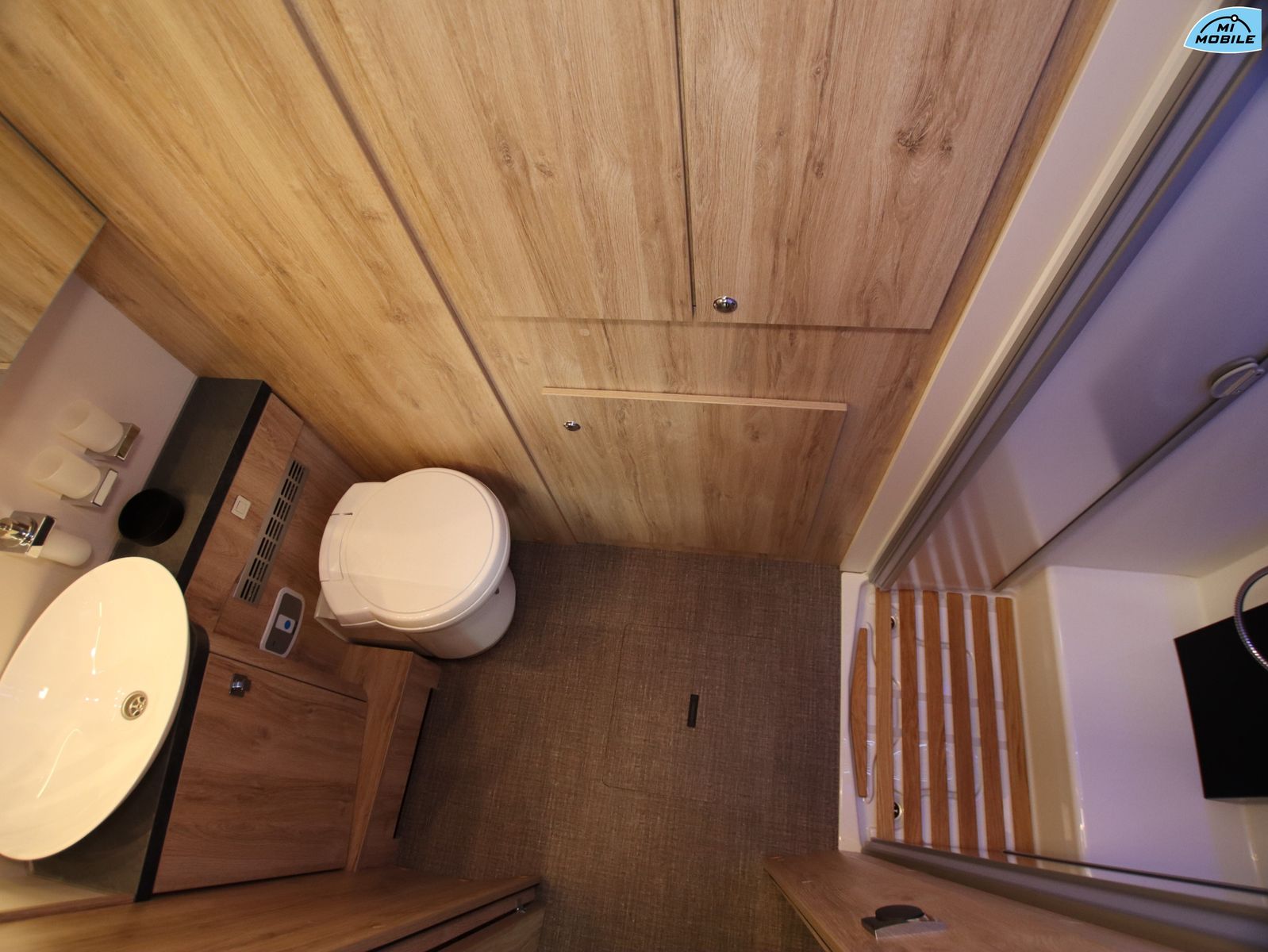 Fahrzeugabbildung Eura Mobil Integra Line 695 LF *SCHAUSONNTAG 11-16 Uhr*