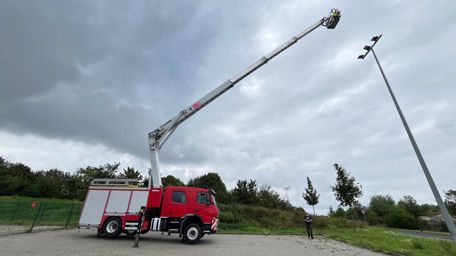 Volvo Magirus MULTISTAR Feuerwehr Leiter 30 meter/Fire