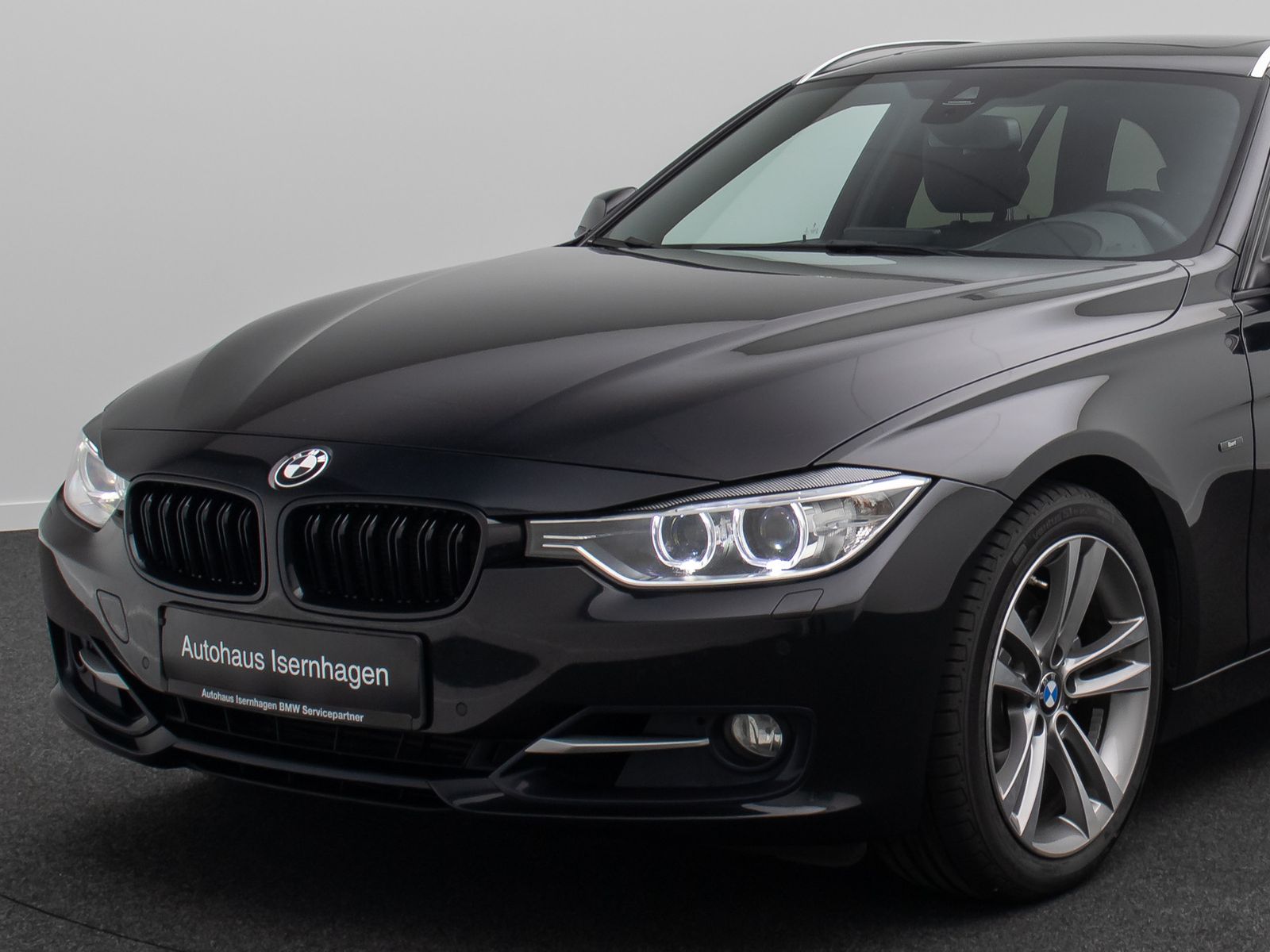 Fahrzeugabbildung BMW 325d Sport Line HUD HiFi Xenon Panorama Alarm