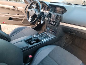 Mercedes E 200 - 11