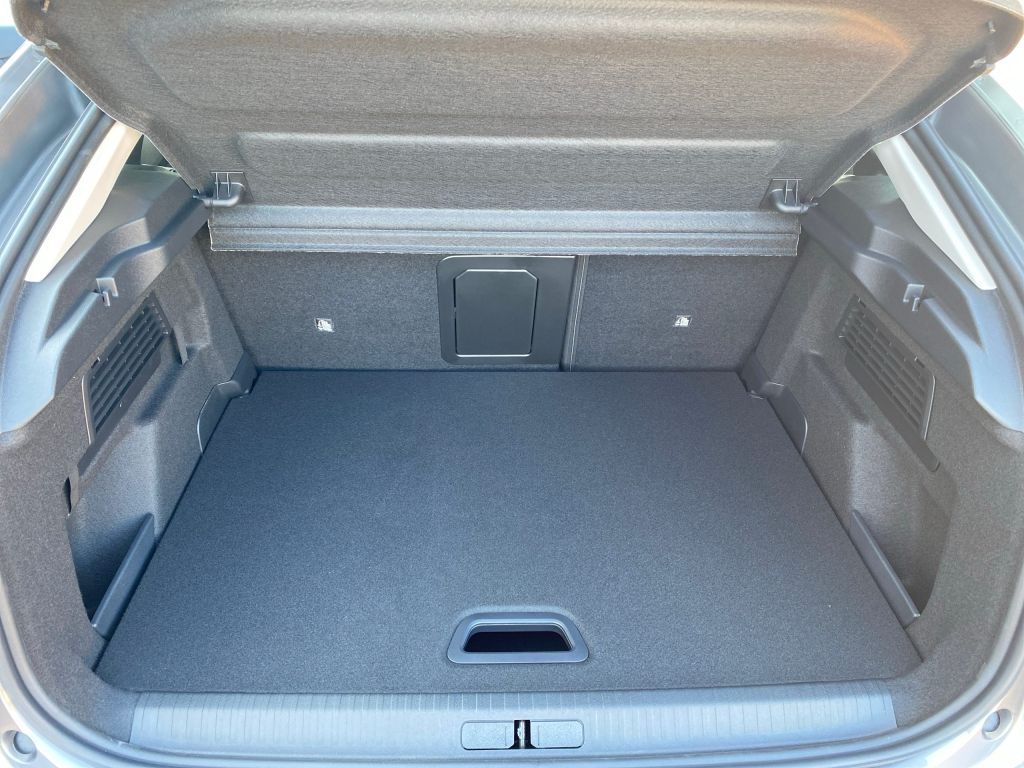 Fahrzeugabbildung Citroën C4 Hybrid 145 Automatik MAX *Winter- u. Techno-P