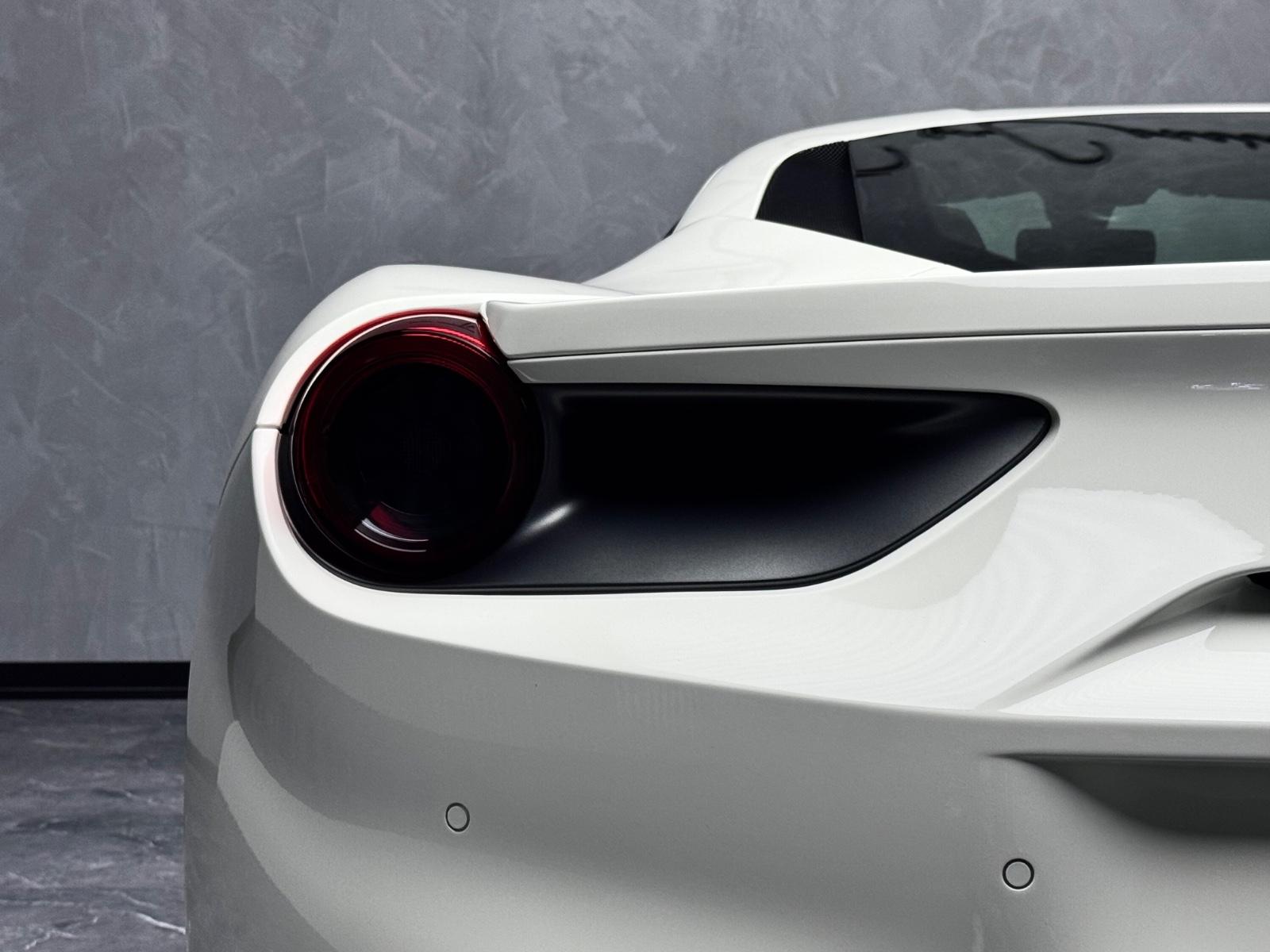 FERRARI 488 GTB CARBON RACING
