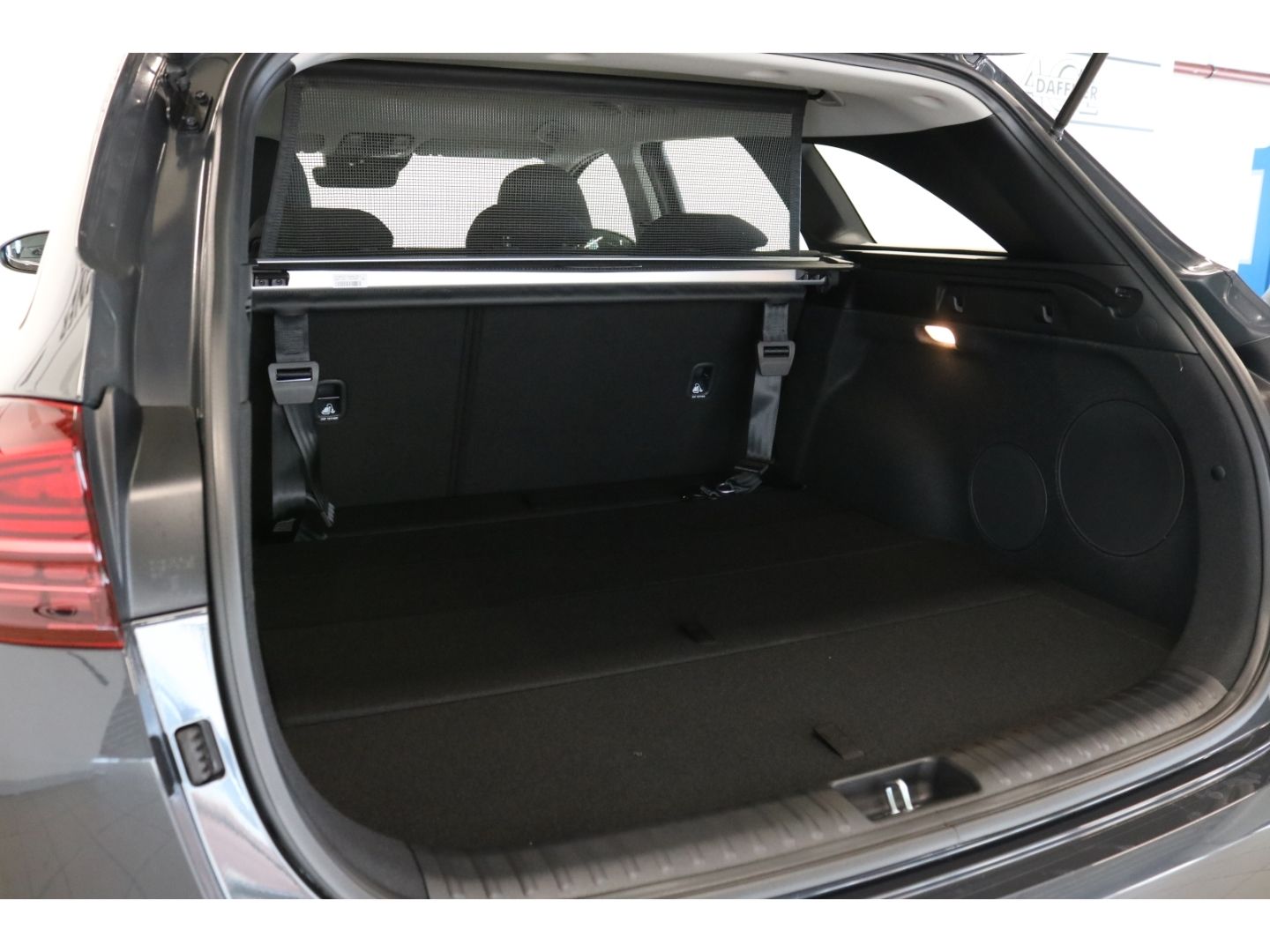 Fahrzeugabbildung Kia Ceed_sw 1.5 T-GDI Spirit SHZ Navi JBL Kamera