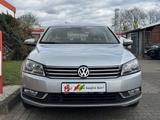 Volkswagen Passat 1.4 TSI Limousine /Tempomat/Klimaauto/... - Volkswagen Passat aus 2012