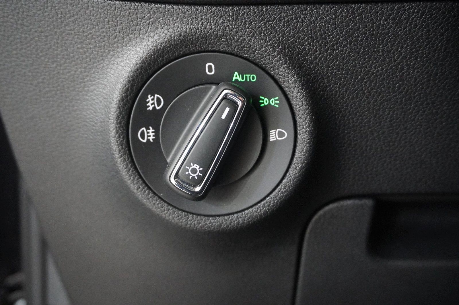 Fahrzeugabbildung SKODA Kodiaq 2.0D STYLE 7-SITZ NAVI/LED/KAMERA/ACC/AHK