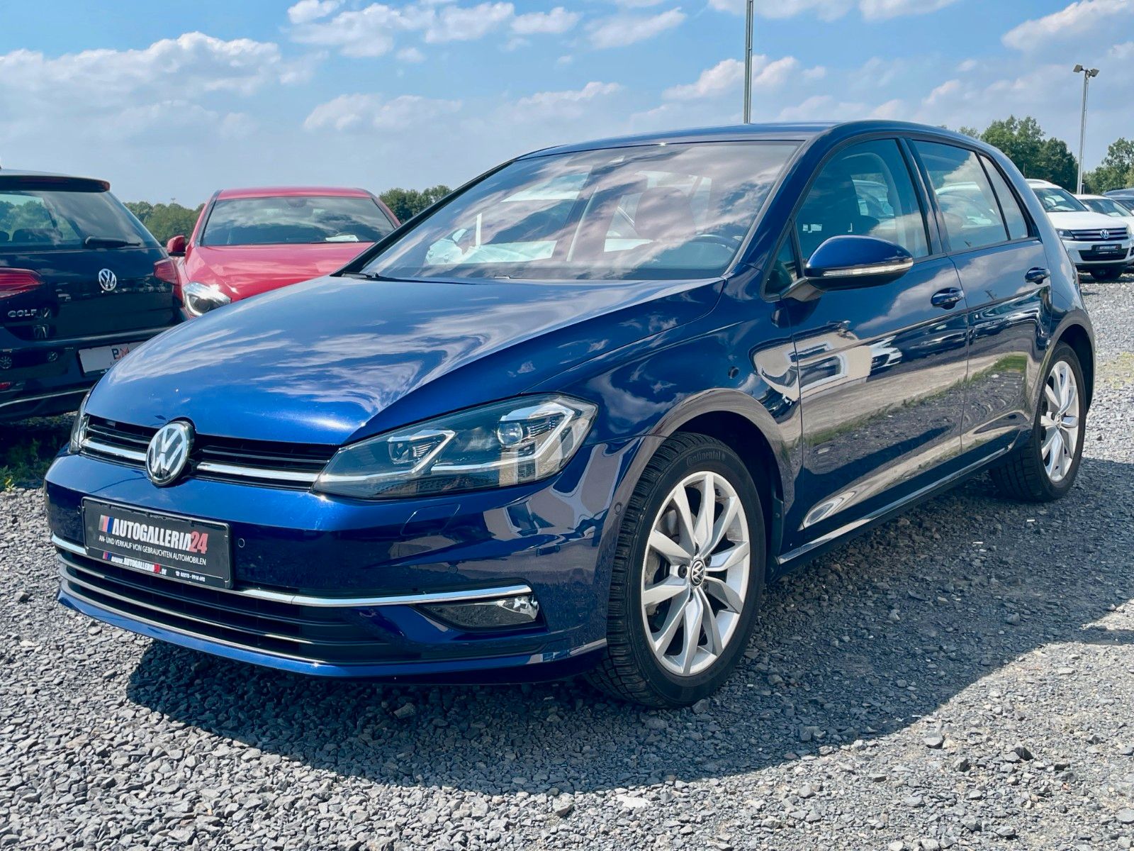 Fahrzeugabbildung Volkswagen Golf VII 1.5 TSI Highline Navi LED KAM ACC Alcan