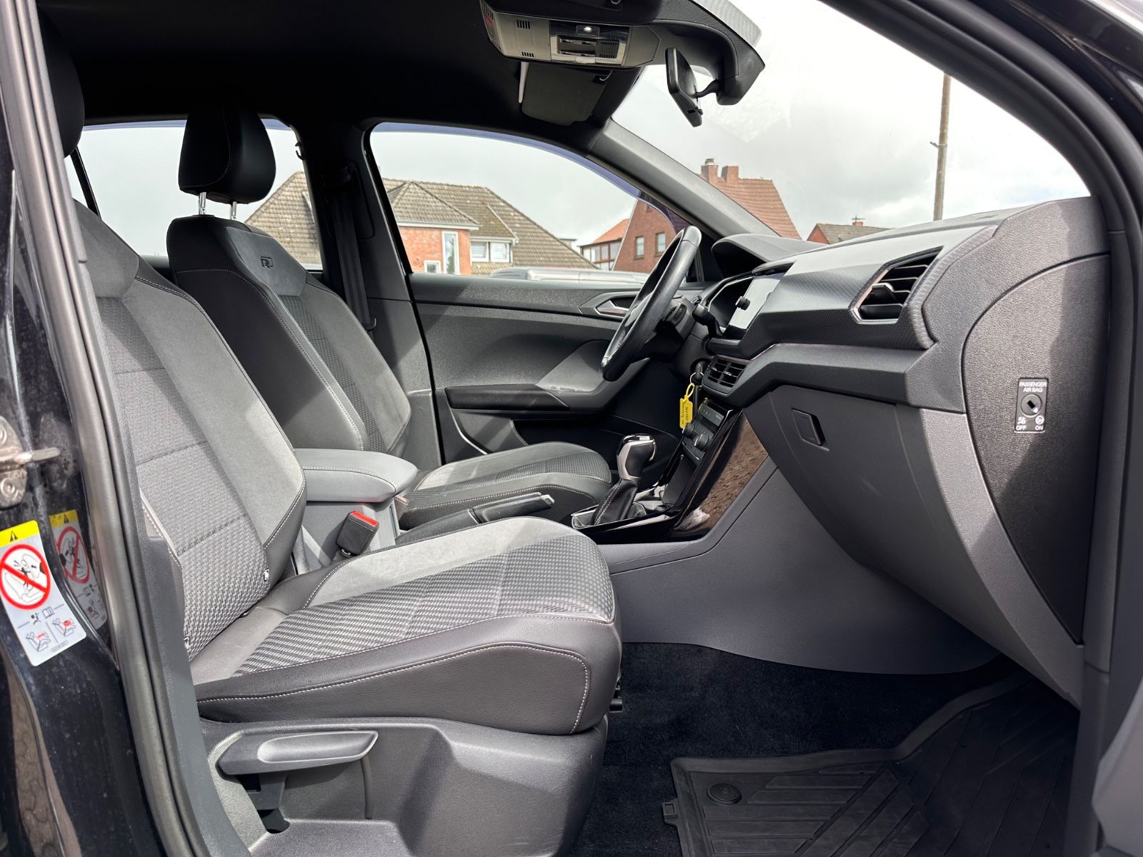 Fahrzeugabbildung Volkswagen T-Cross Style R Line 1.5 TSI DSG LED/Navi/ACC/AP