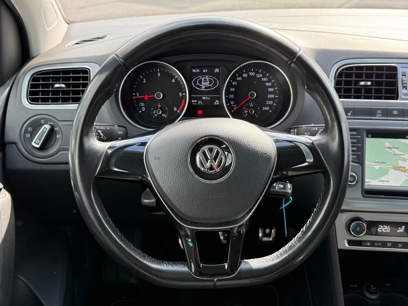 Fahrzeugabbildung Volkswagen Polo V Allstar 1.4 TDI Start-Stopp GRA Navi SHZ