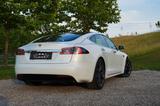 Tesla Model S Maximale Reichweite Limousine - weiße Tesla Model S