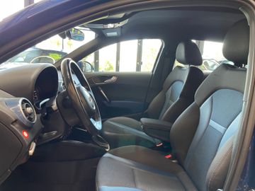 Audi A1 Sportback sport Aut.*1.HAND*BI-XENON*NAVI*PDC