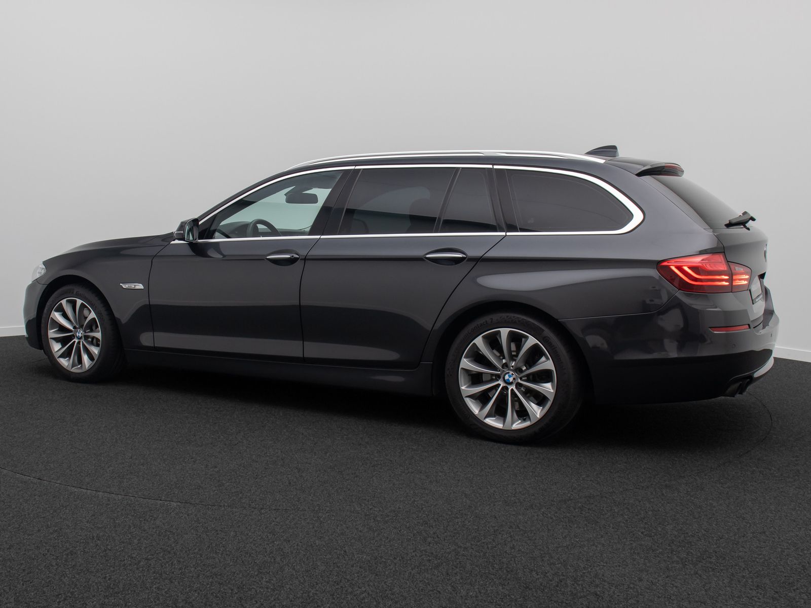 Fahrzeugabbildung BMW 530d xD Modern Line AHK HUD HiFi Leder Standheiz
