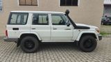 Toyota Landcruiser GRJ 76 - Toyota Land Cruiser mit Benzin-Antrieb: Geländewagen