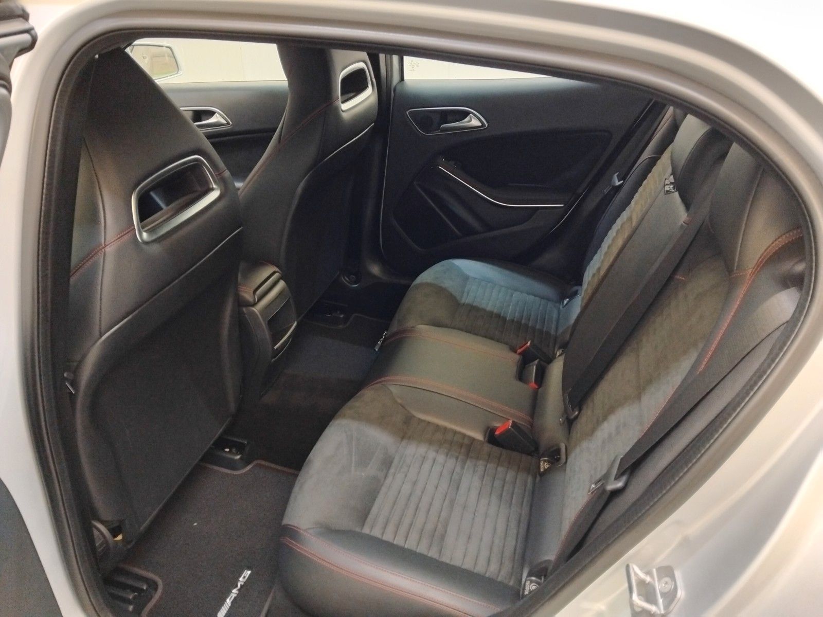 Mercedes-Benz GLA 200 (01/2020, Benzin)