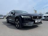 Volvo V60 Cross Country B4 D Pro AWD *ACC*Standheiz.* - Volvo V60 Cross Country: Pro