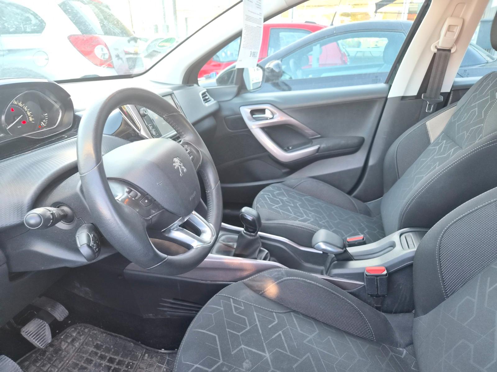 Peugeot 2008 Active 1.Hand Tüv 01.2027