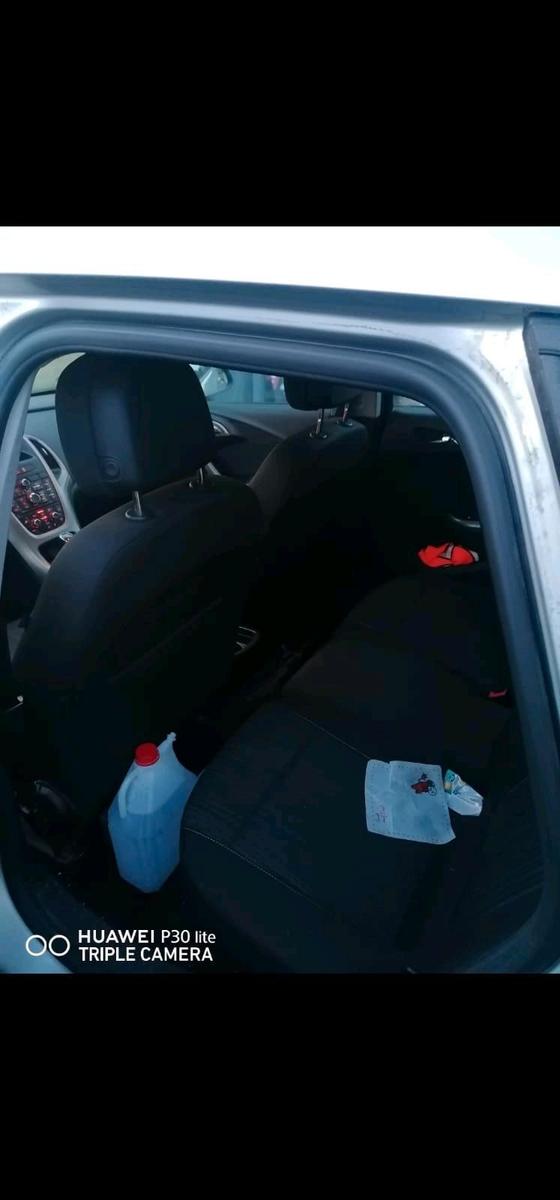 Opel Astra, 2011