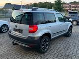 Skoda Yeti Ambition AUT.*AHK*WENIG KM*GARANTIE*TOP*SHZ - gebrauchte Skoda Yeti aus dem Jahr 2013