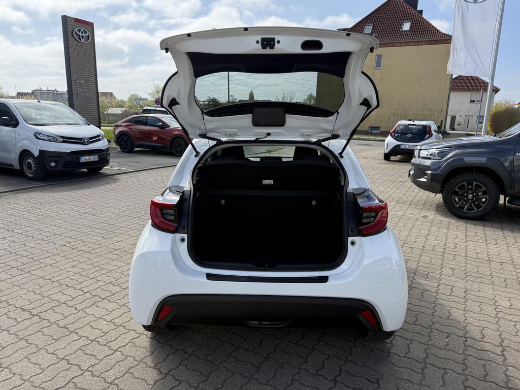 Toyota Yaris 1.5 Hybrid Team Deutschland