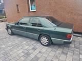 Mercedes-Benz 220 E Sport W124 - Mercedes-Benz W124 aus dem Jahr 1992