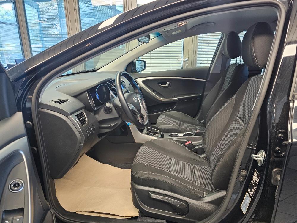 Hyundai i30 1.Hand,PDC,Klimaautomatik,Winterräder