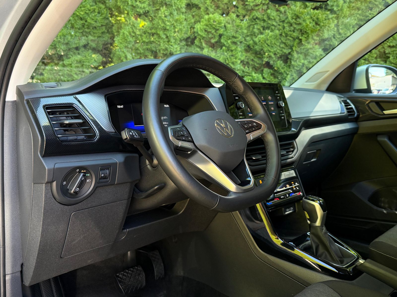Fahrzeugabbildung Volkswagen T-Cross 1.0 TSI DSG Life LED+KAM+ACC+CARPL+SHZ+