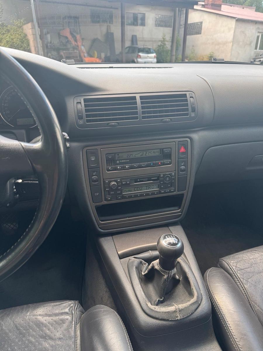 Volkswagen Passat 2004 — photo 11