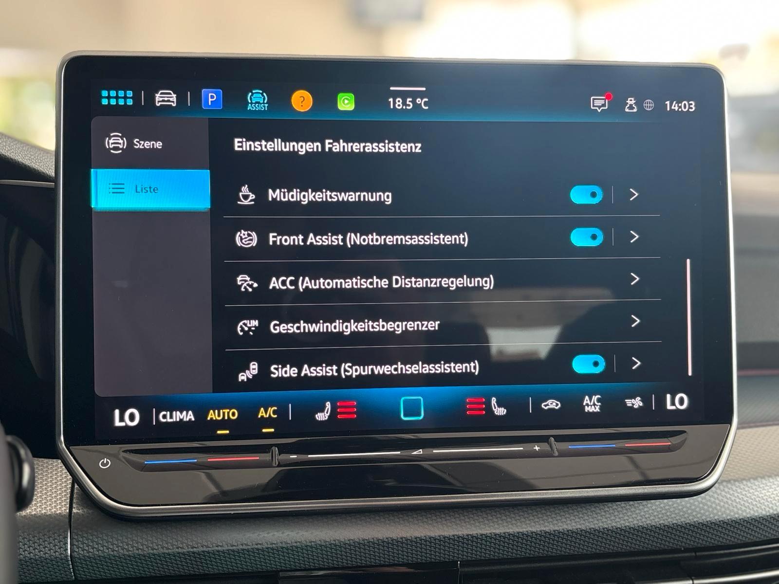 Volkswagen Golf VIII Lim. 1.5 eTSI 1.HAND GOAL NAVI DSG LED, миниатюра 29