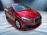 BMW 220d AT xDrive Advan/LED/DrivAss/AHK/Nav/DAB/SZH - BMW 220 Active Tourer in München