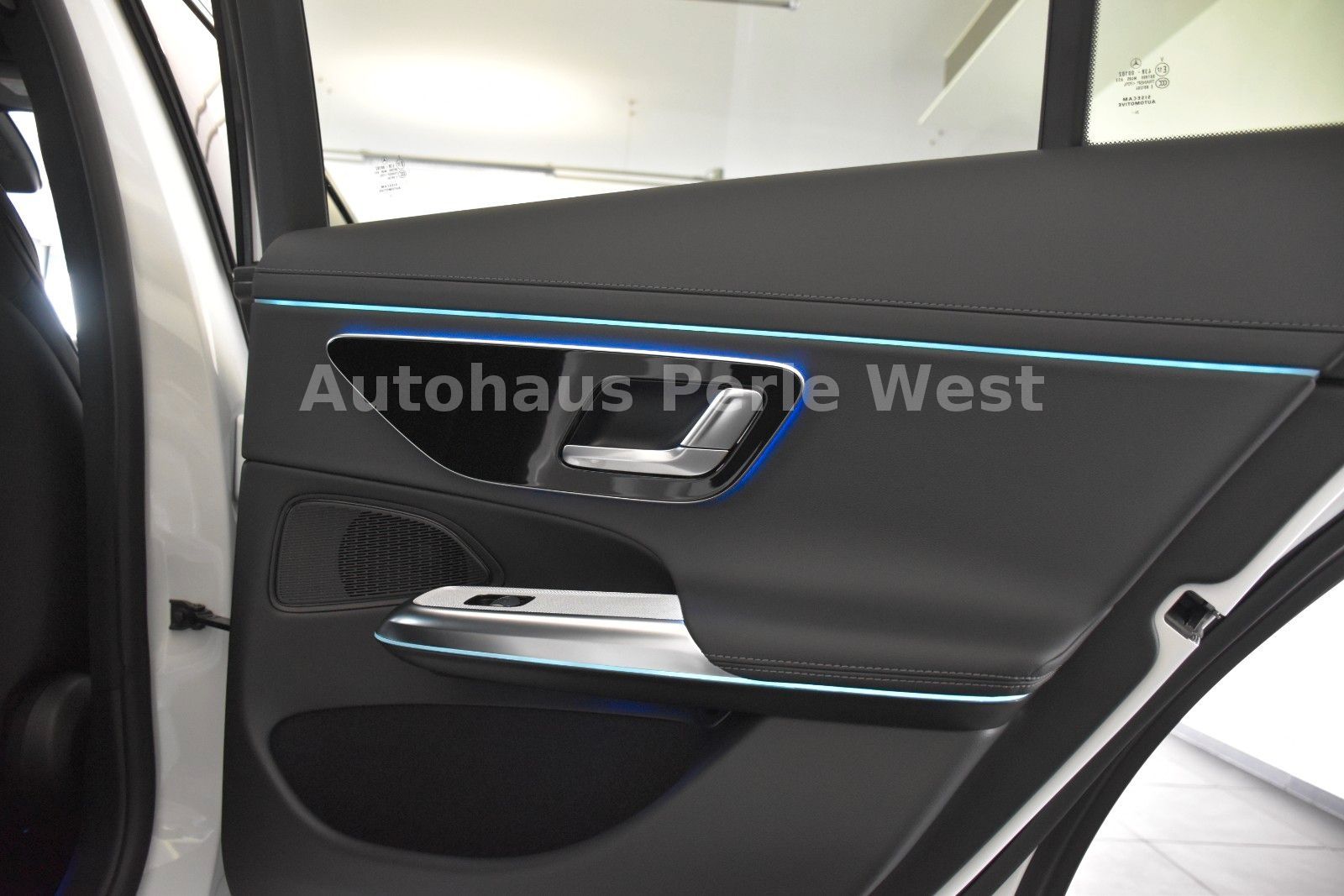 Mercedes-Benz E 300 de 4Matic T AMG Line Advanced Plus"AHK"LED foto 22