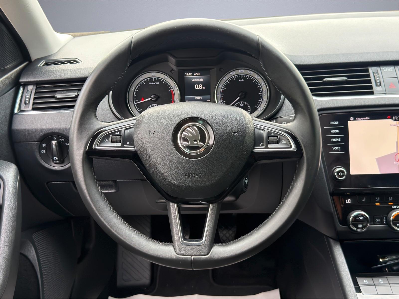 Skoda Octavia Combi Style LED/Keyless/CarPlay/PDC