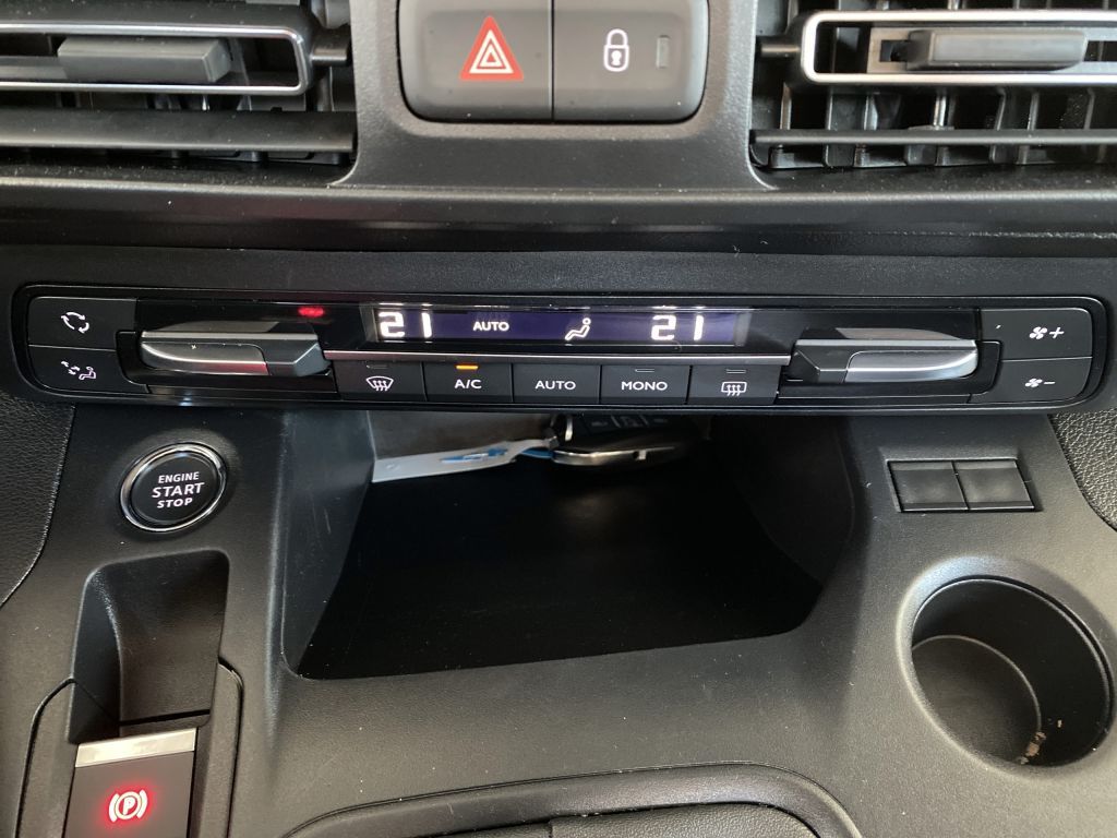 Fahrzeugabbildung Citroën Berlingo M PureTech 110 FEEL *Touch*Keyless*PDC*