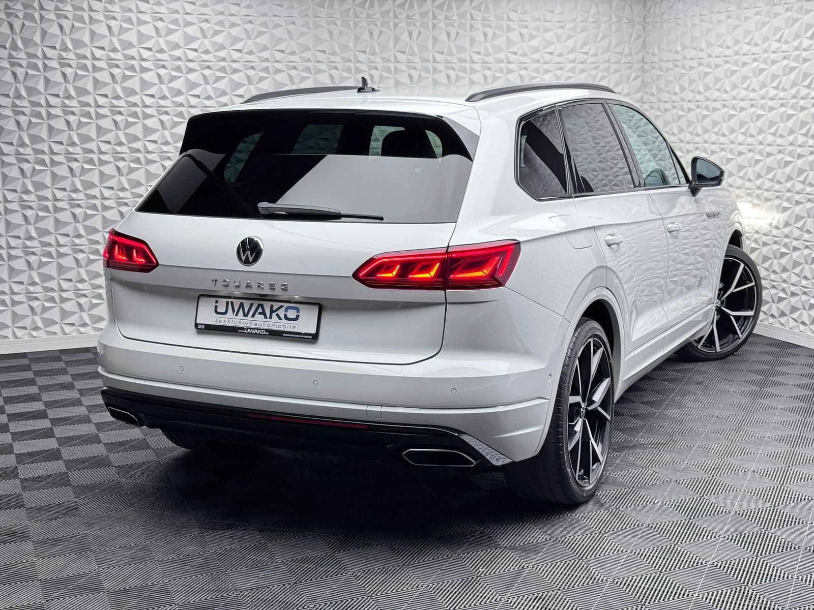 Fahrzeugabbildung Volkswagen 3.0 TDI*R-LINE*IQ*ALLRADLENK*DYNAUDIO*STANDHZ*AH