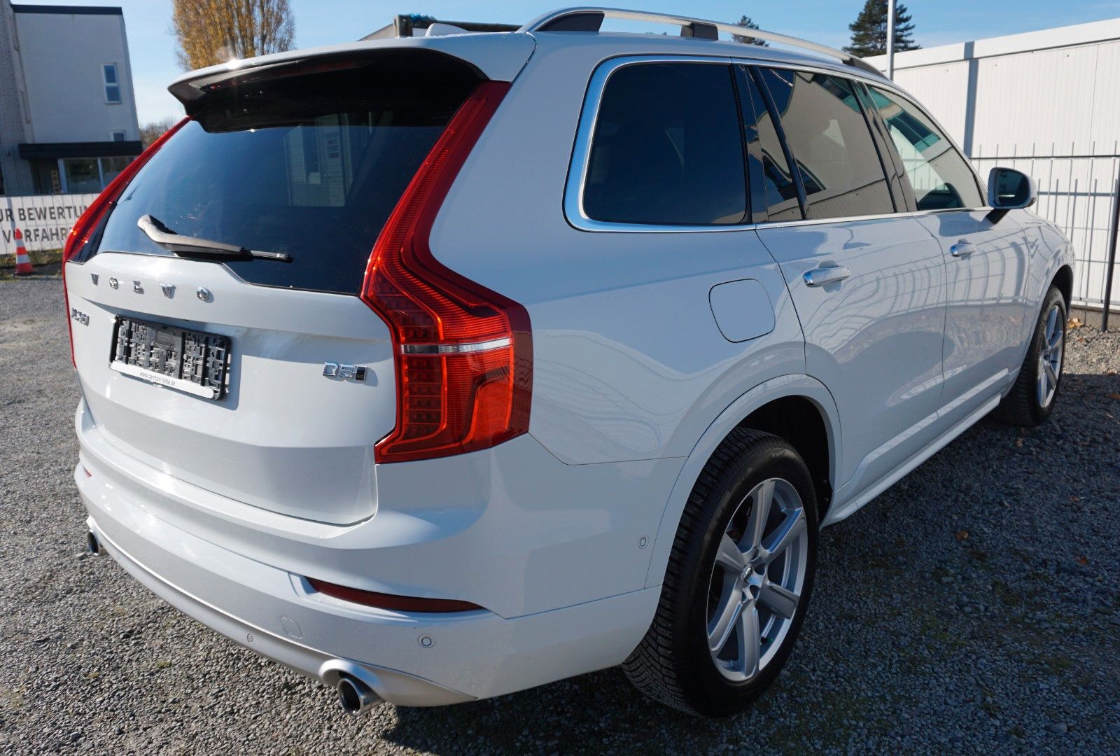 Fahrzeugabbildung Volvo XC90 Momentum AWD, Kamera, Navi, LED