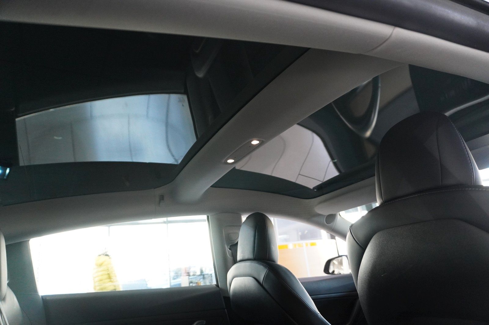 Fahrzeugabbildung Tesla Model 3 Standard Range Plus NAVI/KAMERA/SH/PANO