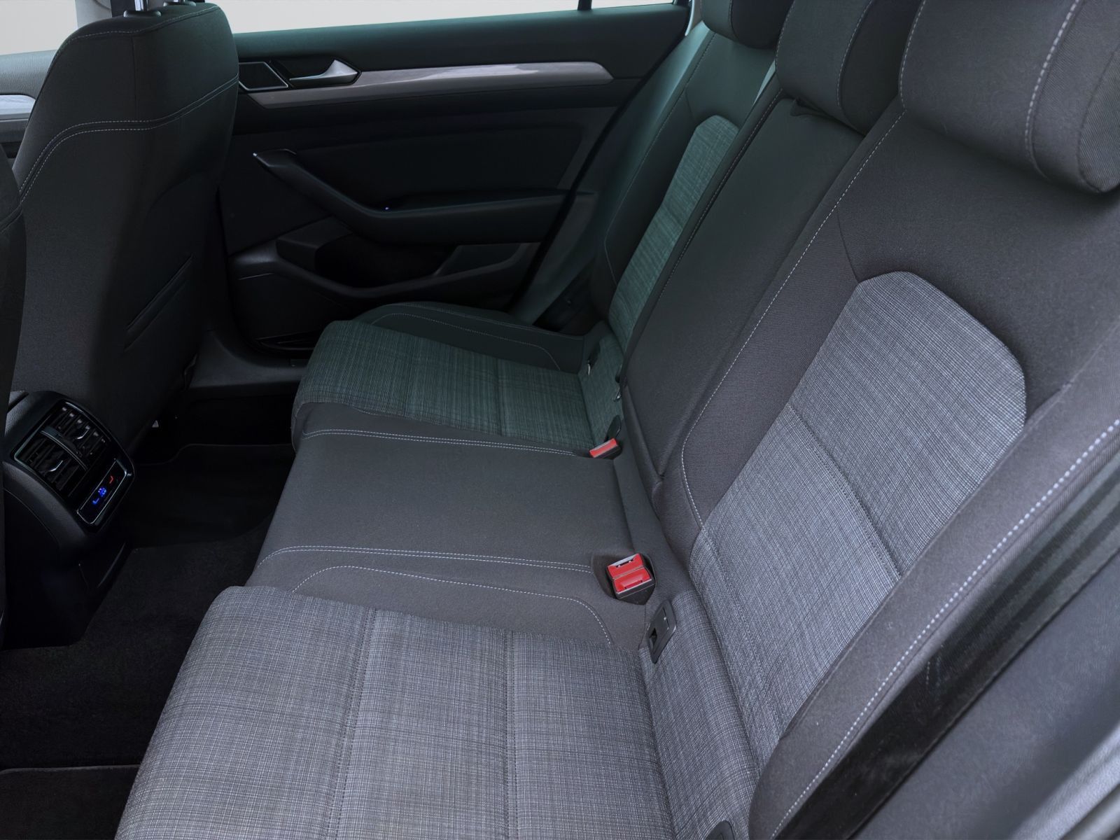 Volkswagen Passat Variant - Bild 16