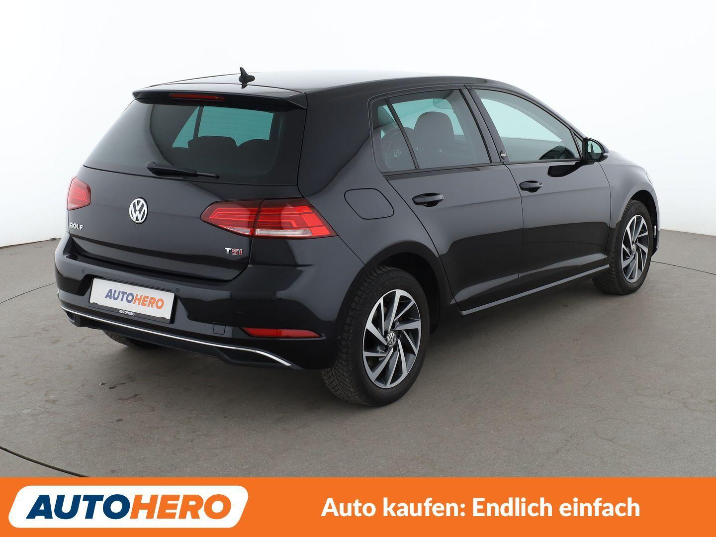 Volkswagen Golf VII 1.5 TSI ACT Sound*ACC*PDC*SHZ*