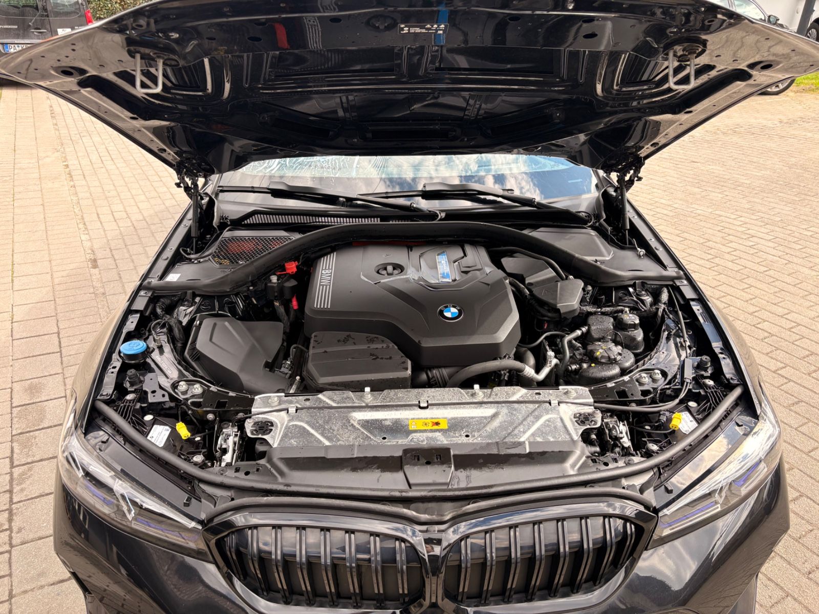 BMW 320 e M Sport Pro Touring AllBlack Facelift 1Hd foto 18