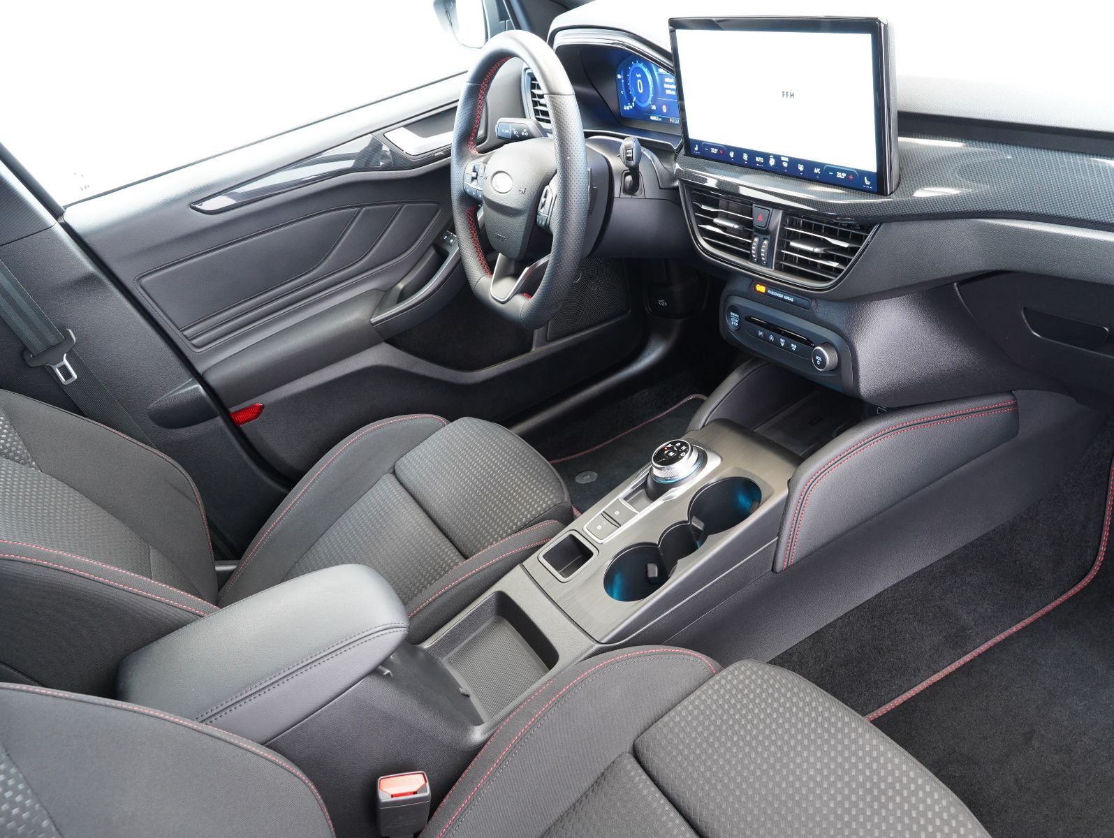 Fahrzeugabbildung Ford Focus Turnier 1.5 EcoBlue ST-Line X LED/ACC/CAM