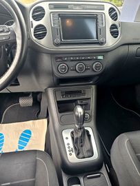 Volkswagen Tiguan - 5
